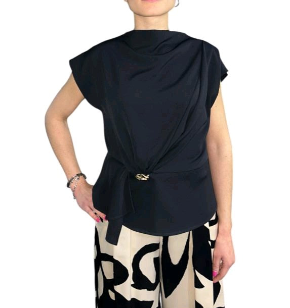 kocca blusa CON DRAPPEGGIO E BOTTONE GIOIELLO elvi